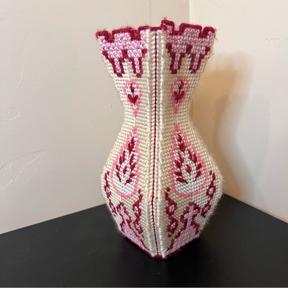 Vintage Grannycore Handmade Needlepoint Yarn Decorative Vase - Picture 2 of 5